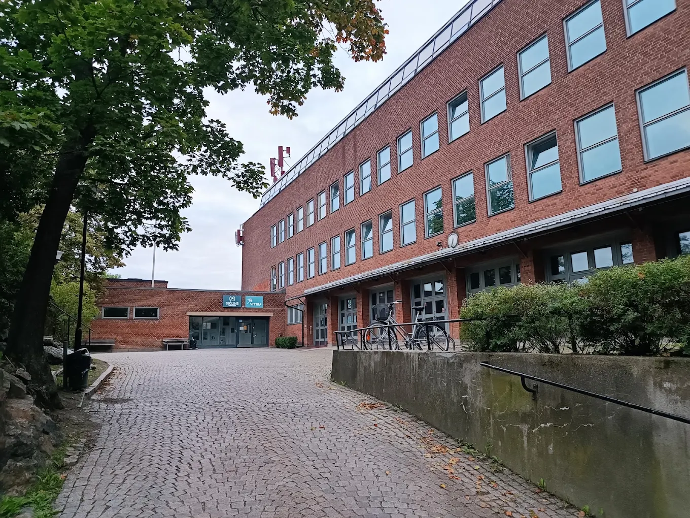 Sjölins gymnasium.png
